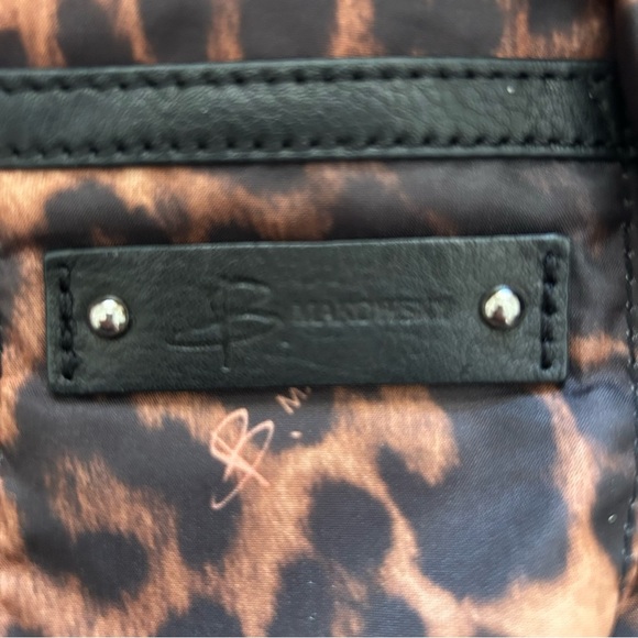 B. Makowsky Womens 100% Leather Crossbody Adjustable Strap Purse Black w/Studs - Picture 10 of 10